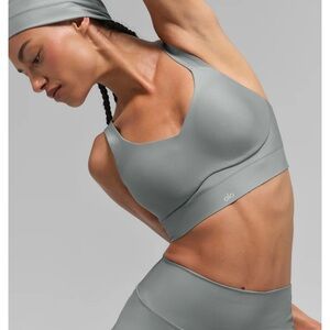 ALO Yoga Women's Gray Sports Bra airlift endurance high impact bra